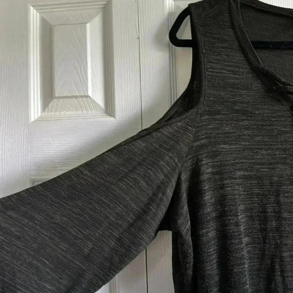 TORRID | Black/Army Green Top | COLD SHOULDER | Faux Lace Up Neckline | size 3 - Picture 2 of 6